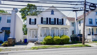 Building Photo - 307 Monroe St