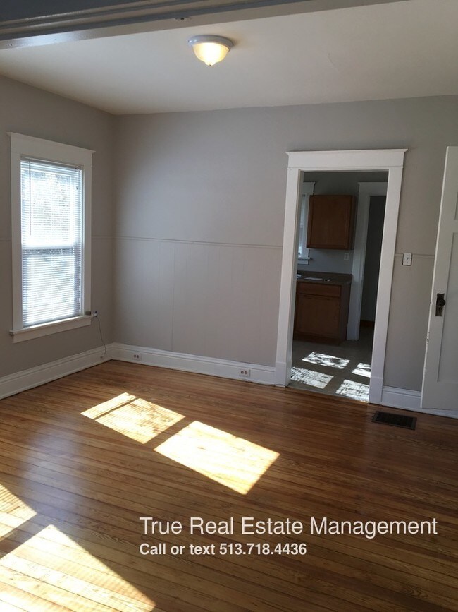 Building Photo - 493 Pedretti Ave