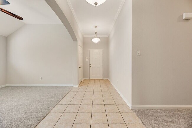 Foto del edificio - Spacious 4-Bedroom Gem with 2 Full Baths in McKinney - Your New 2025 Sq Ft Sanctuary!