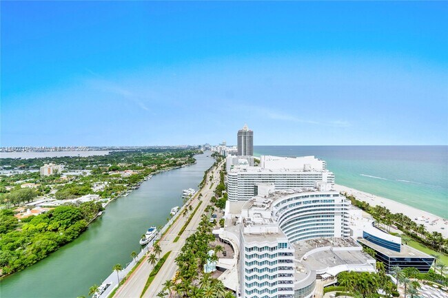 Building Photo - 4401 Collins Ave