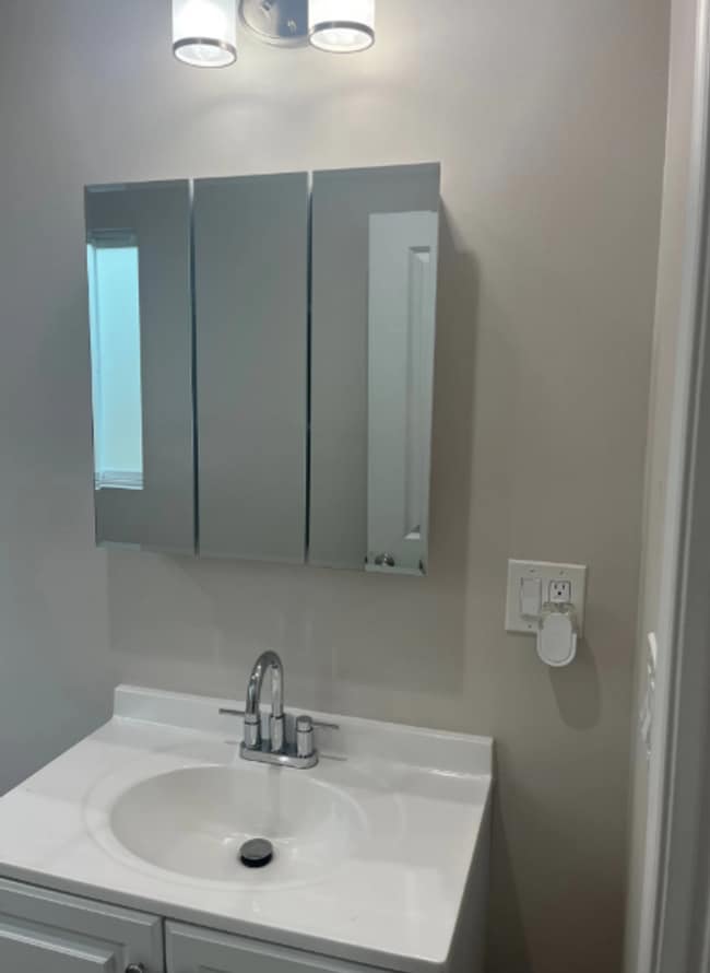 Building Photo - 607 S Fir Ave