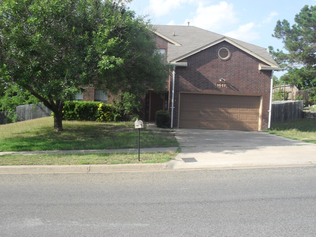 Foto principal - 1611 E Robertson Ave
