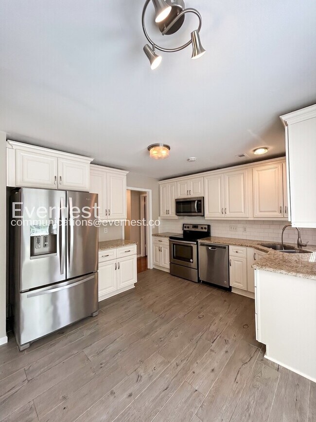 Foto del edificio - 6914 Weirton Pl