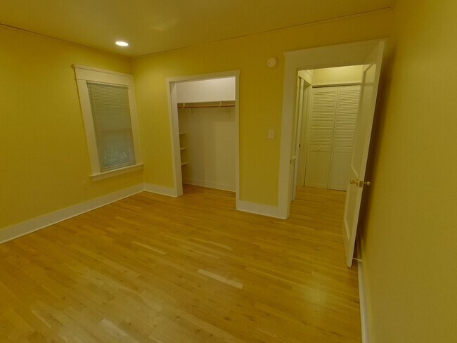 Foto del edificio - Great Single Family Home Near Campus