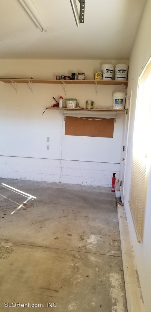 Building Photo - 3 br, 2 bath House - 2400 Juniper Ave