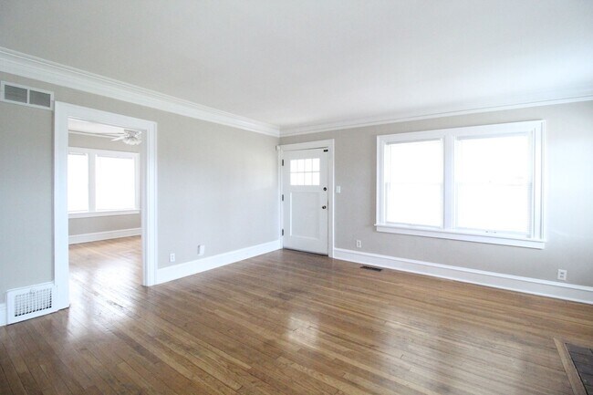 Foto del edificio - 2 Bedroom 1 Bath Home In Brookside