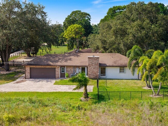 Foto del edificio - 12511 SW 13th St