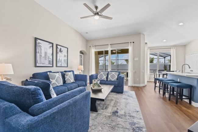 Foto del edificio - 8022 King Palm Cir