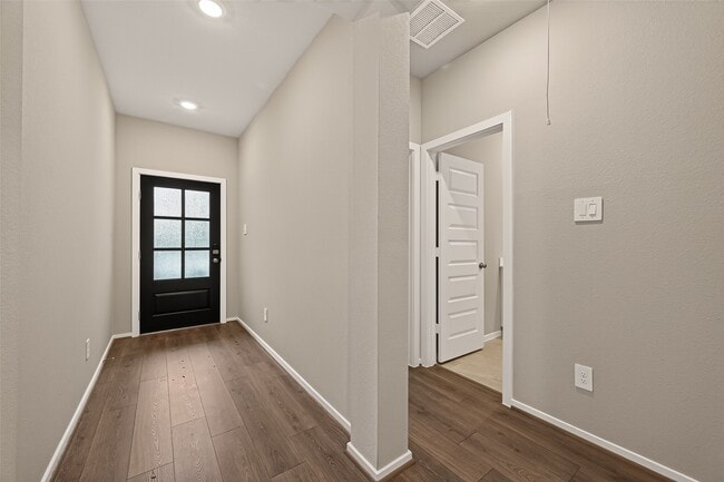 Building Photo - 5105 Redbud Vly Dr