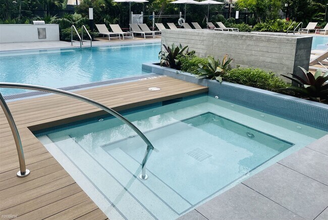 Building Photo - 1 br, 1 bath Condo - 6970 Bird Rd NUEVO AP...