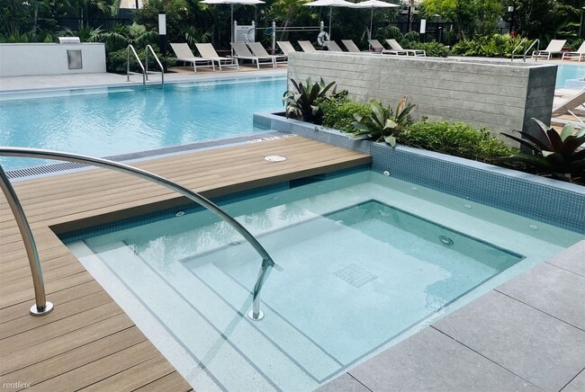 Foto del edificio - 1 br, 1 bath Condo - 7400 SW 41st St NUEVO...