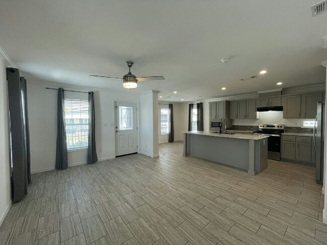Foto del edificio - 13128 Lemon Ave