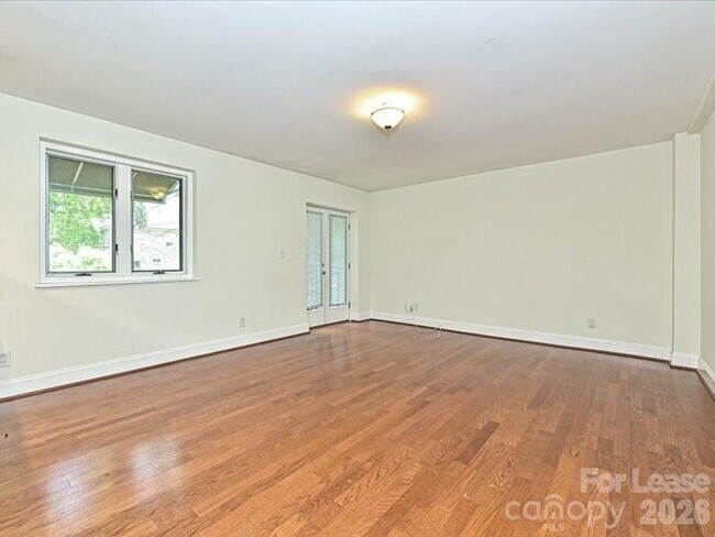 Foto del edificio - 2441 Vail Ave