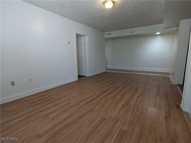 Foto del edificio - 317 E 156th St