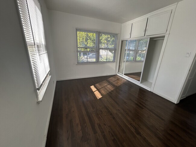 Foto del edificio - 2032-2106 Delaware Ave