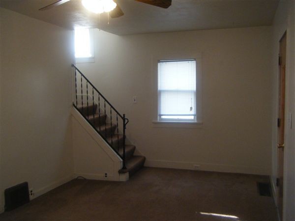 Building Photo - 523 N Pleasant St