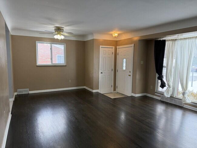 Foto del edificio - 33042 Slocum Dr