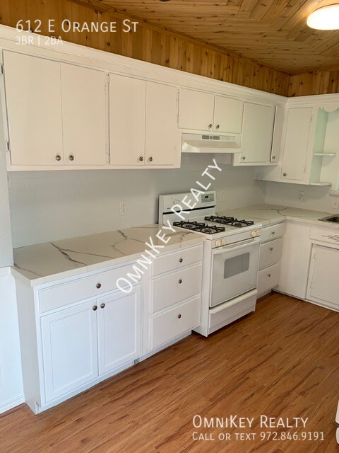 Foto del edificio - 612 E Orange St
