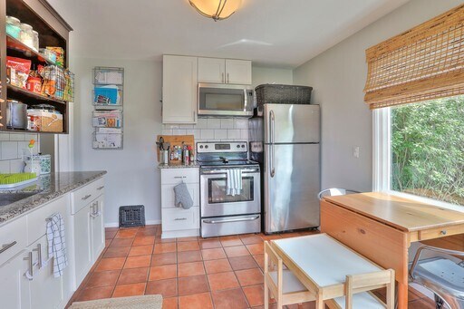 Foto del edificio - Beautiful 3 Bedroom home in desirable Ball...