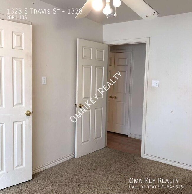 Foto del edificio - 1328 S Travis St