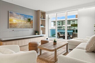 Building Photo - 2301 Collins Ave