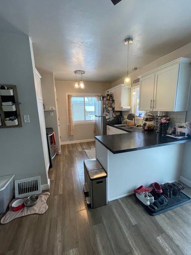 Kitchen 1 - 619 Northern Ave