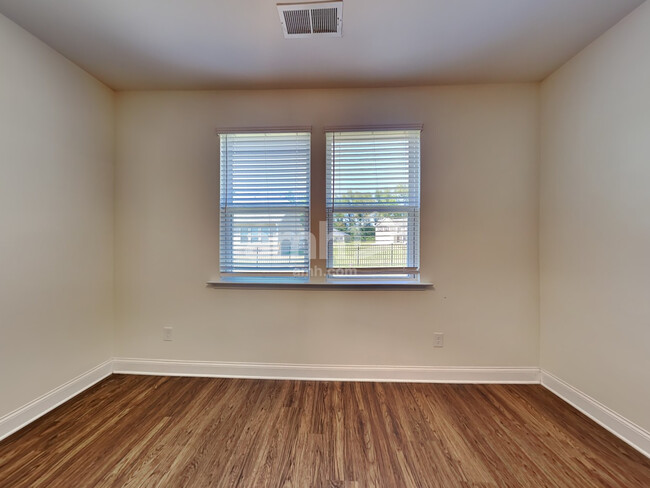 Building Photo - 72 Pullen Drive