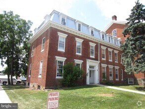 Building Photo - 50 Depaul St