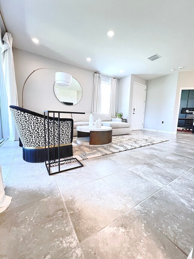 Living room - 7796 Stonebrook Cir