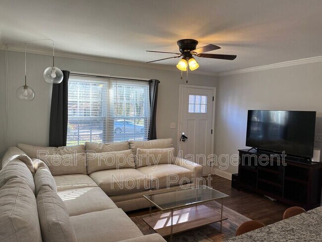Foto del edificio - 2308 Brackett Rd