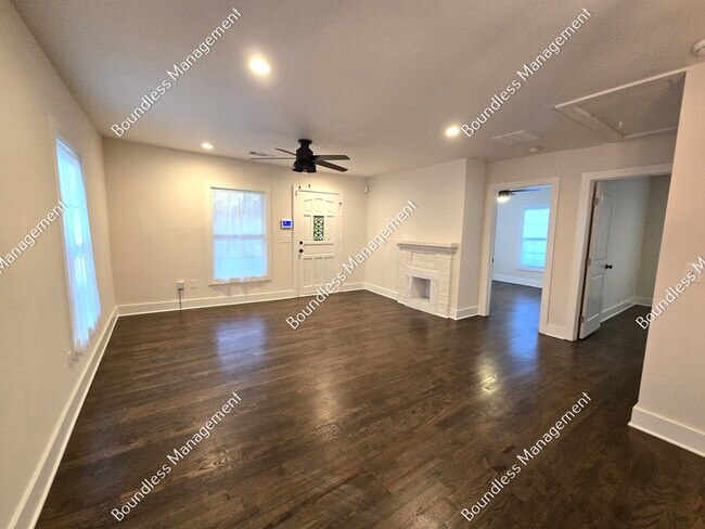 Foto del edificio - 2354 Burroughs Ave SE