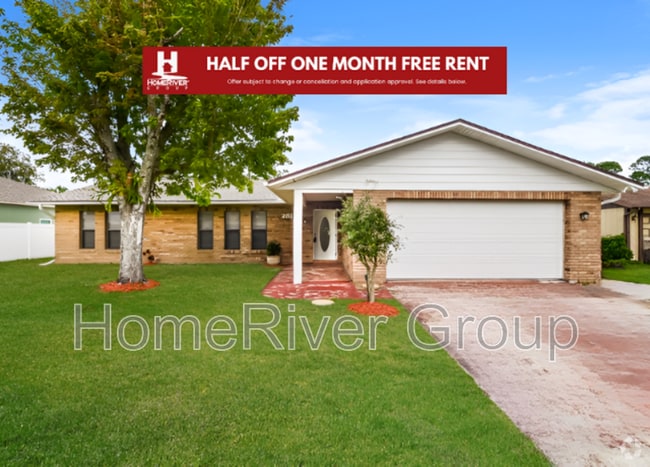 Building Photo - 2811 Queen Palm Dr