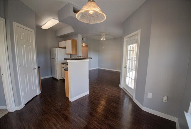 Kitchen / dining room - 2320 Gracy Farms Ln