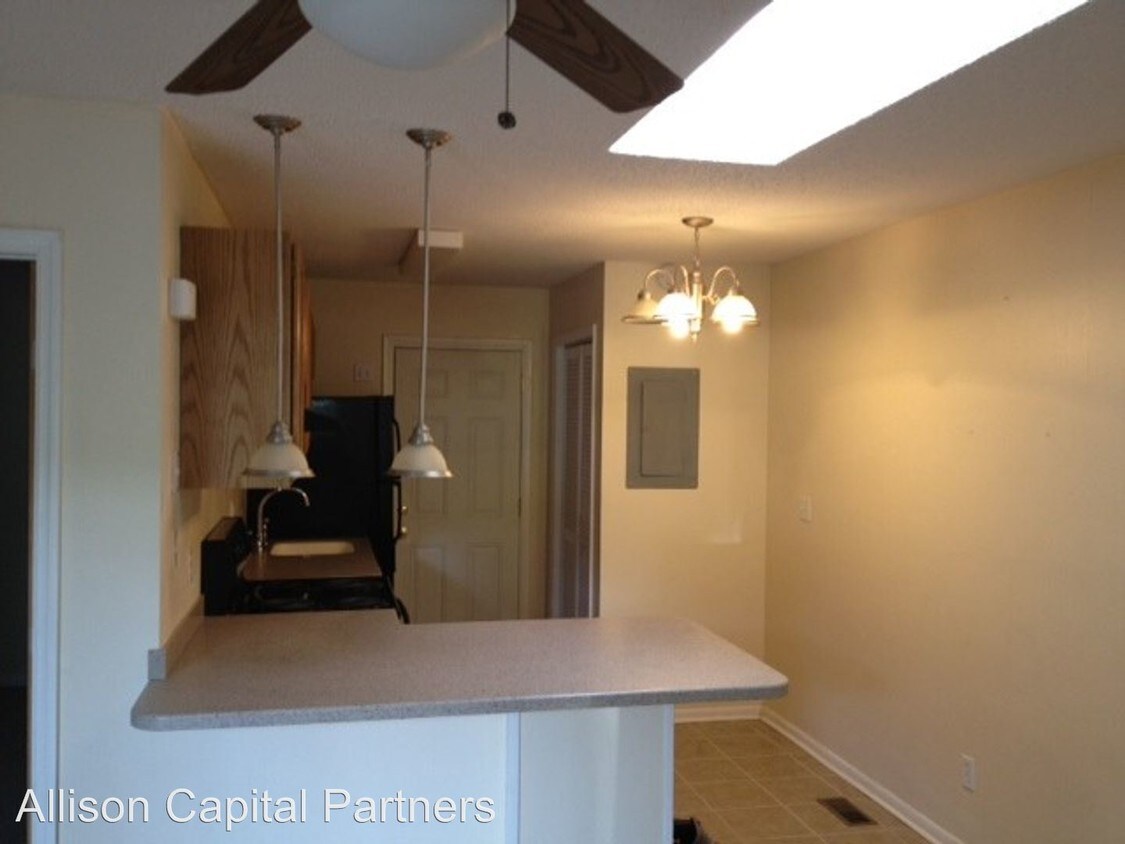 Building Photo - 255 Brewster Dr