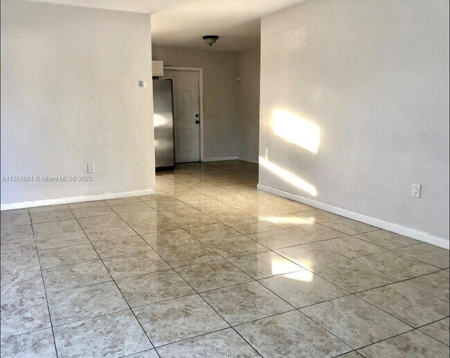 Building Photo - 7551 Venetian St