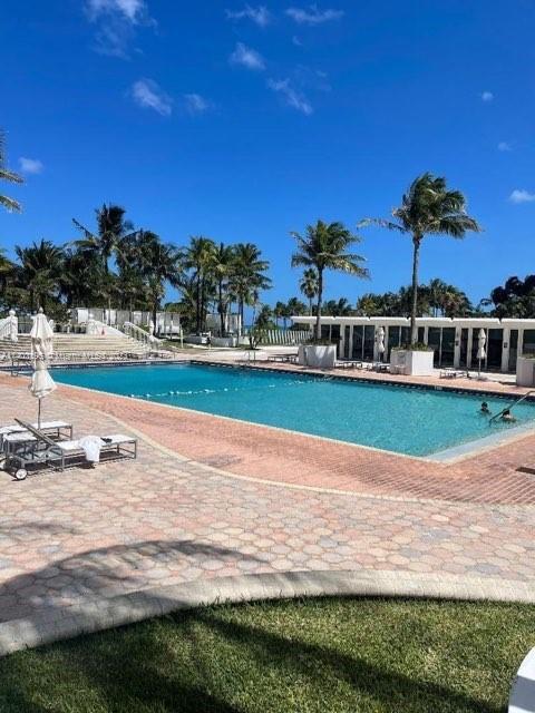 Building Photo - 10275 Collins Ave