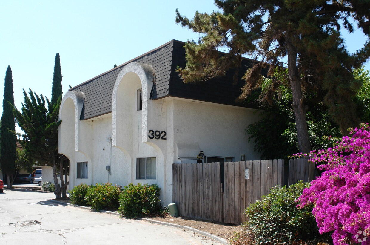 Building Photo - 392 Pala Vista Dr