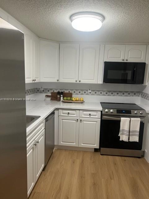 Foto del edificio - 7947 SW 104th St