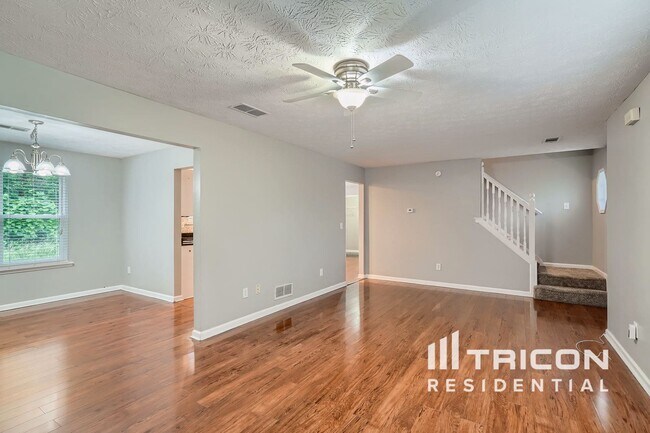 Foto del edificio - 3392 Summit Creek Ln