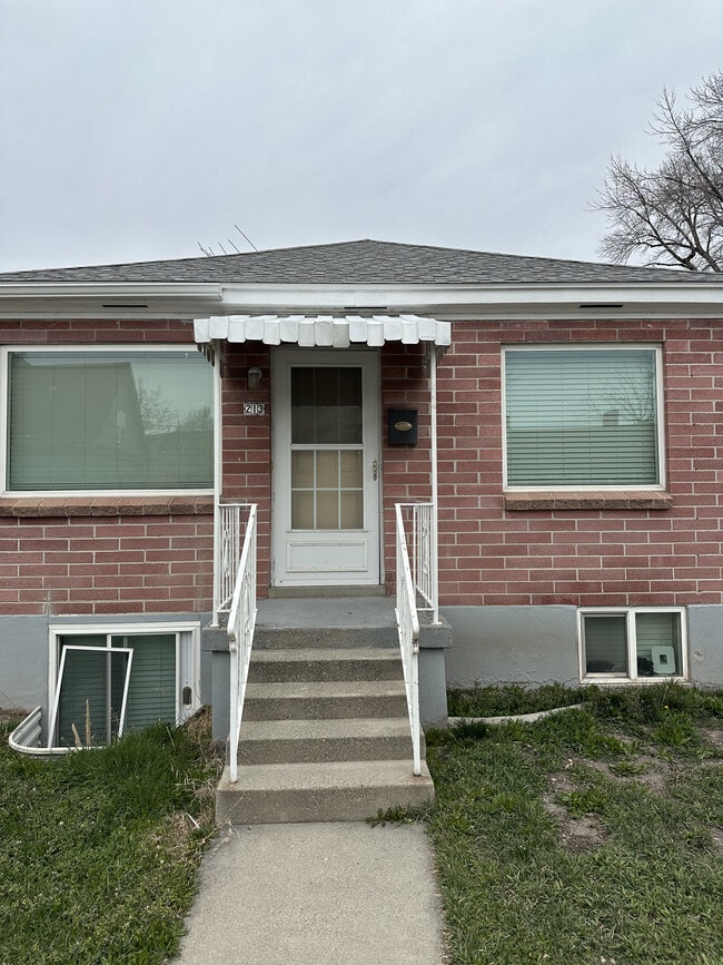 Building Photo - 213 E Coatsville Ave