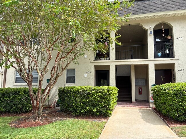 Building Photo - 405 E San Sebastian Ct