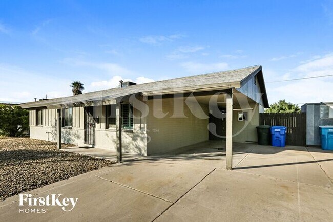 Foto del edificio - 13602 N 34th Pl
