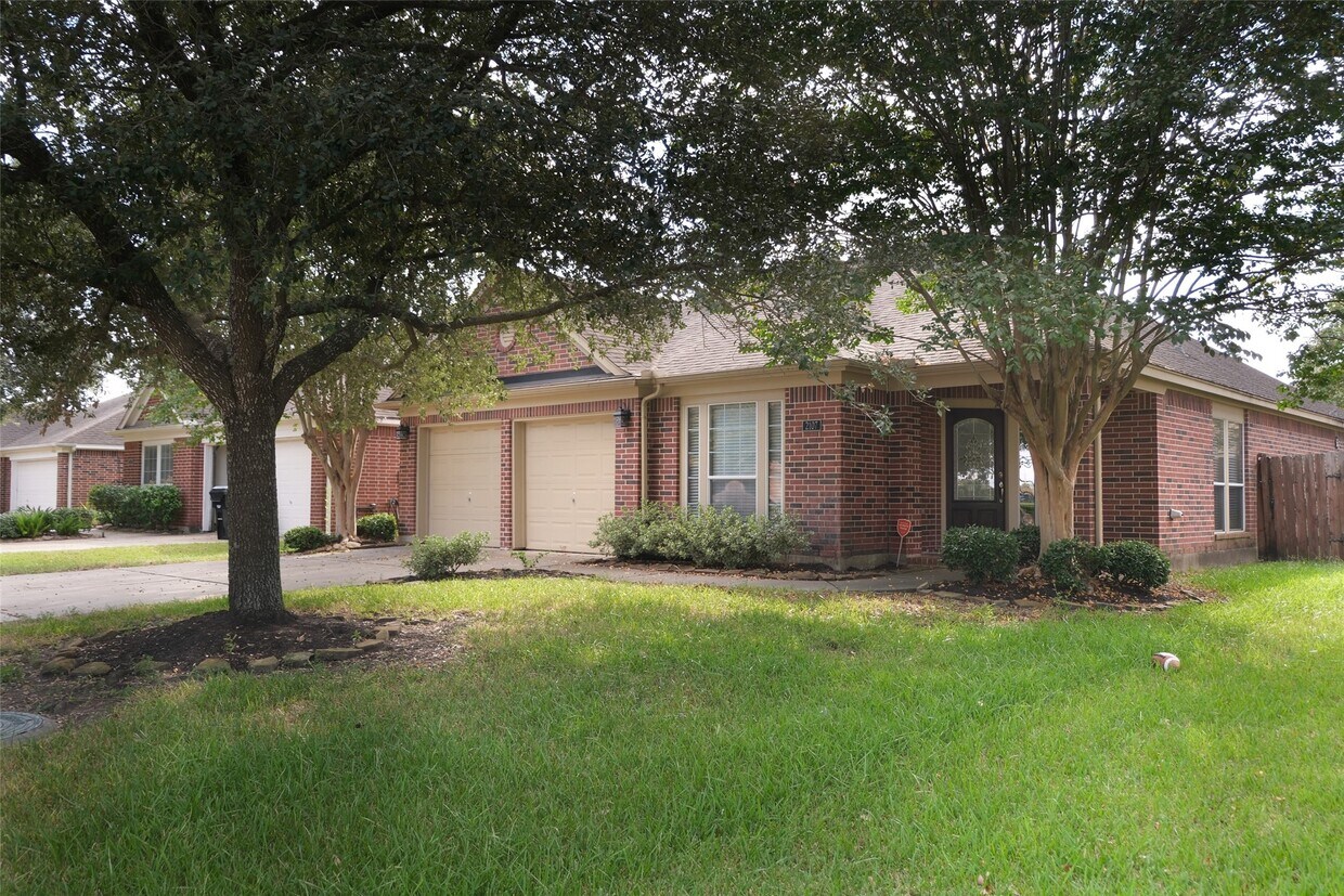 Foto principal - 2107 Sherbrook Park Ln
