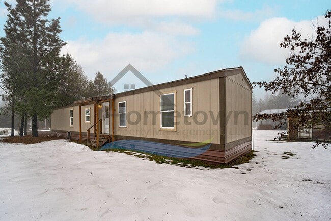Building Photo - 2 Bedroom 2 Bathroom Home with Off-Street Parking Available in Athol!
