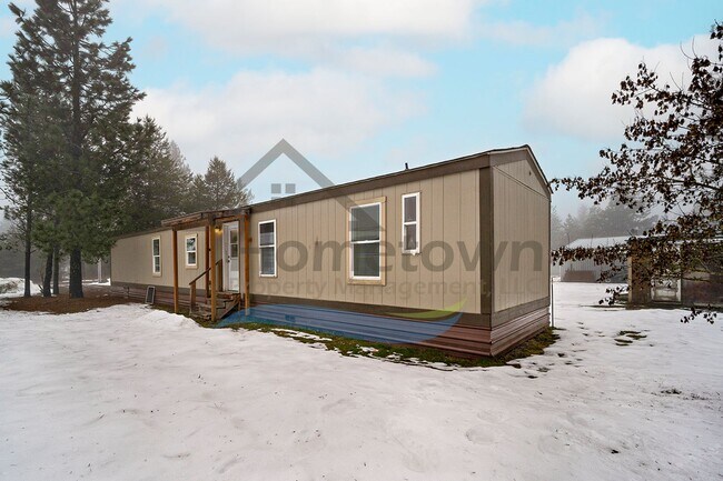 Foto del edificio - 2 Bedroom 2 Bathroom Home with Off-Street Parking Available in Athol!