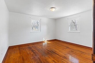 Building Photo - 4710 Greenwood Dr