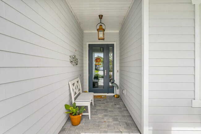 Building Photo - 119 Anastasia Cir