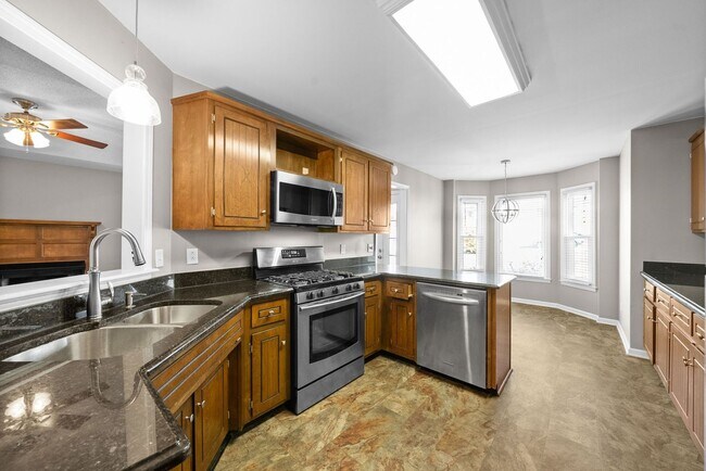 Foto del edificio - 4 Bedroom Home For Rent in St. B Area of Clarksville!