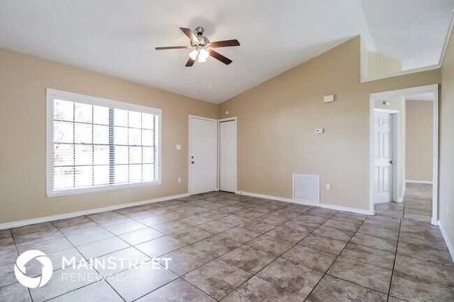 Building Photo - 5225 Maravoss St