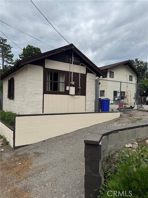 Foto del edificio - 23335 Crestline Rd